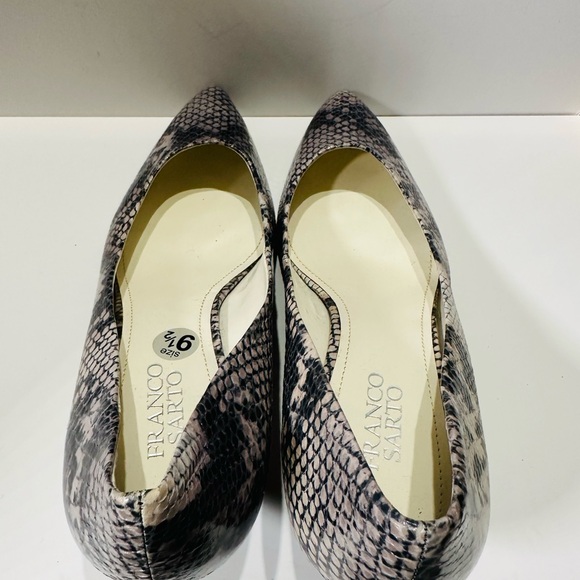 Franco Sarto Gray Black Patent Leather Pointed Toe Kitten Heels Size 9.5 - Picture 3 of 5